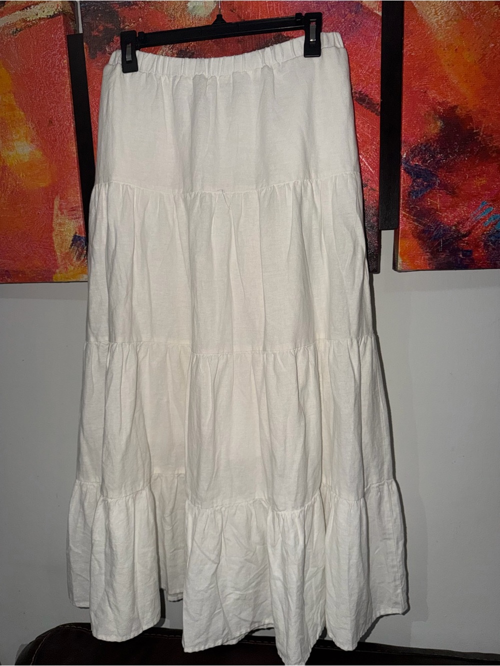 Women’s Tiered White Maxi Skirt. Size: M